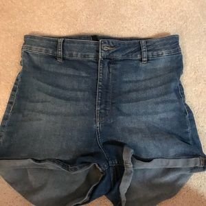 high waisted shorts 💖